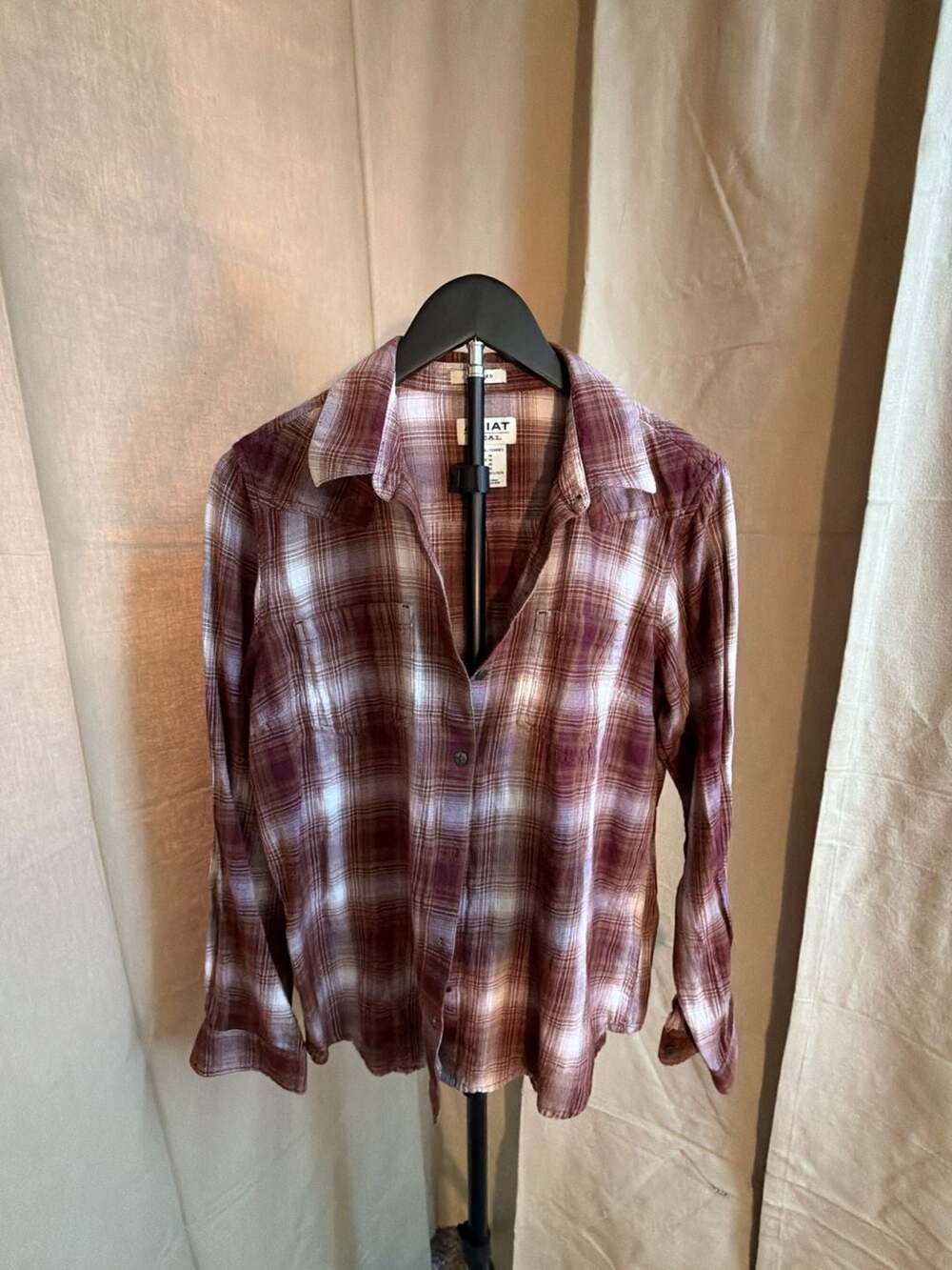 Ariat REAL Women's Relaxed Fit Long Sleeve Plaid Button-Up Shirt
